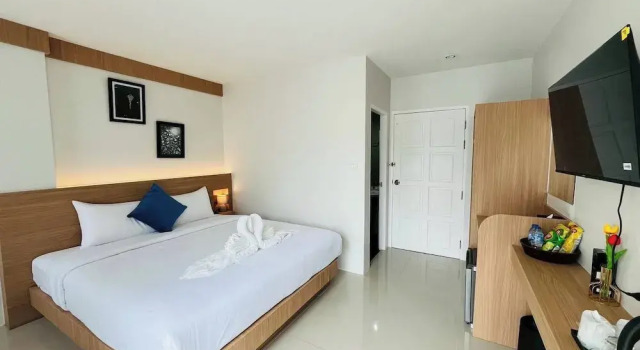 Двухместный номер Deluxe с балконом и с видом на город Seaside Patong House - Newly Open