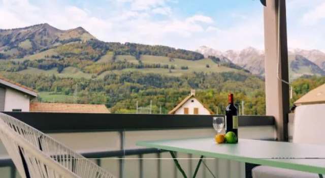 Swiss Alps Gruyère   3BR, BBQ and parking, Забронировать Отель Отели О-Энтямон 4 звезды, 4*