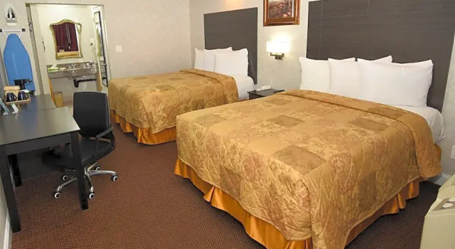 Четырёхместный номер Standard Country View Inn & Suites Atlantic City