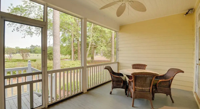 Коттедж с 2 комнатами Cottage w/ Deck & Pool Access ~ 6 Mi to Beach