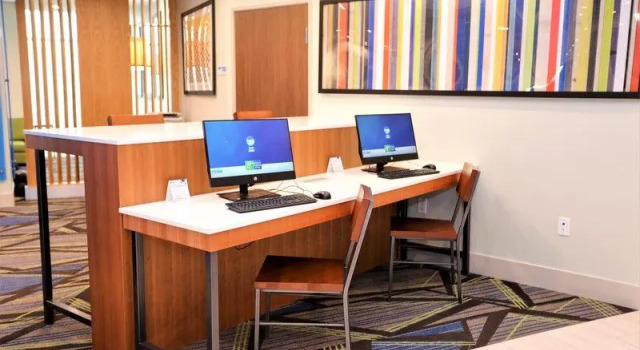 Номер Deluxe Holiday Inn Express & Suites Forney