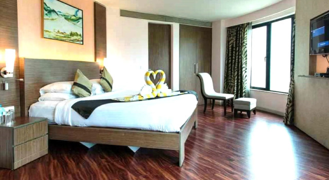 Hotel Celebration Lavasa, Забронировать Отель Отели штата Махараштры 3 звезды, 3*