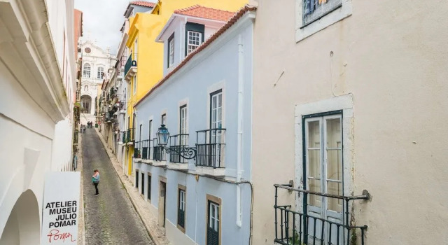 Lisbon Low Cost Apartments, Забронировать Апартаменты/квартира Мизерикорди Лиссабон, рядом с Рату