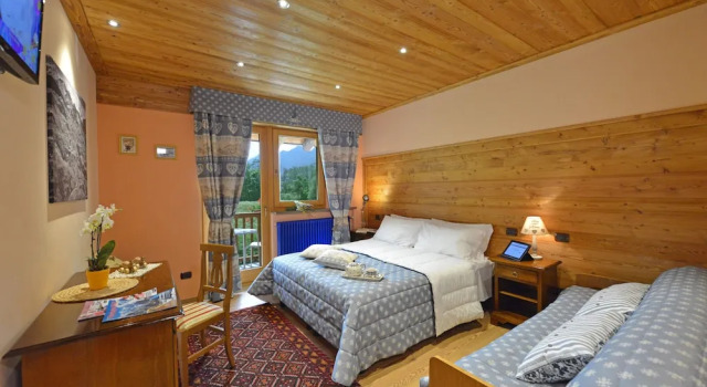 Трёхместный номер Comfort с балконом Miravalle