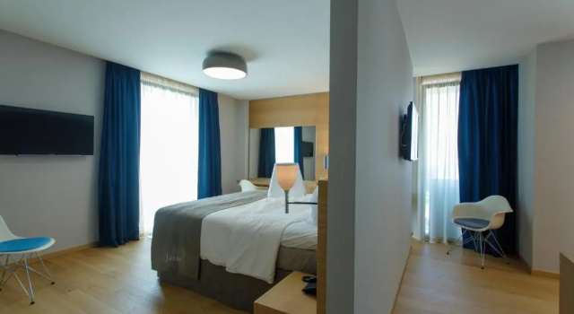 Полулюкс Buzë Boutique Hotel