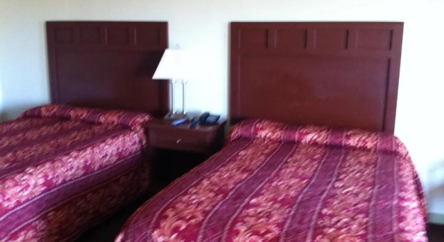 Четырёхместный номер Standard Victorian Inn Midland