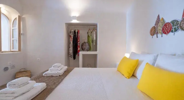 Апартаменты White Orchid Cave House & Studio