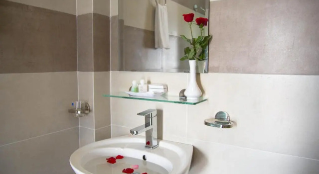 Трёхместный номер Standard Poetic Hue Hotel & Spa