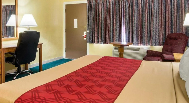 Двухместный номер Standard Econo Lodge Topeka Blvd.