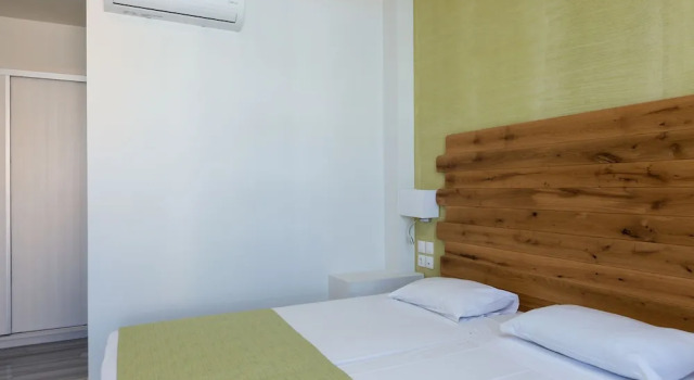 Полулюкс с балконом и с частичным видом на море Meltemi Coast Suites