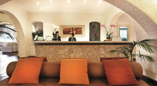 COLONNA GRAND HOTEL CAPO TESTA, a Colonna Luxury Beach Hotel, Santa Teresa Sardegna, Buchen Sie Hotel Capo Testa Gallura