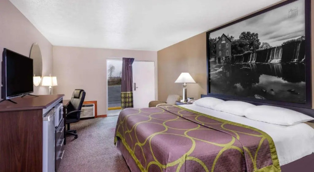Номер Standard Super 8 by Wyndham Locust Grove