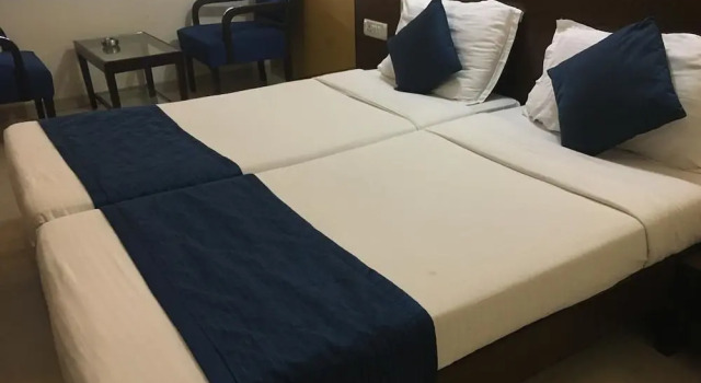Room Maangta 213 @ Juhu