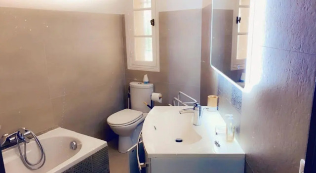 Appartement de 2 chambres avec vue sur la mer piscine privee et jardin clos a Golfe Juan a 3 km de la plage