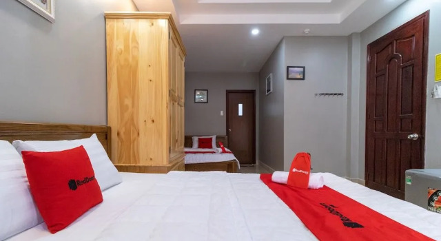 RedDoorz Plus near Vincom Go Vap 3, Забронировать Отель Го Вап Хошимин