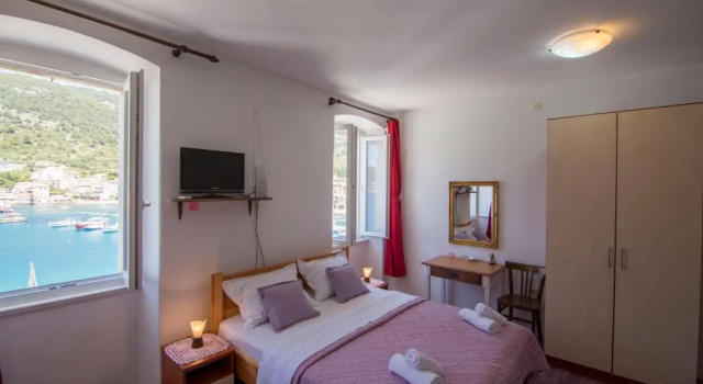 Apartment Riva 5, Prenota Appartamento Komiza Vis