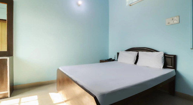 Satkar Guest House by OYO Rooms
