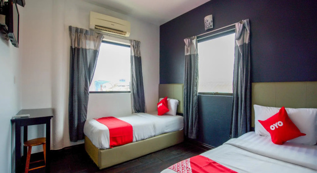 OYO 89895 Senses Budget Hotel, Забронировать Отель Бантинг 