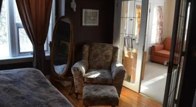Sir Edgar House B&B, Rezervovat Penzión se snídaní Dauphin Manitoba