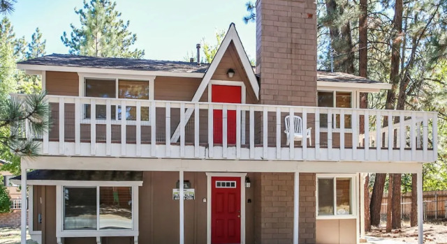Red Door Cabin 1495 by RedAwning, Rezerwuj Hotel Big Bear Lake Stany Zjednoczone