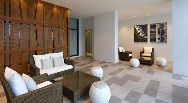 Holiday Inn Cebu City by IHG, Book Hotel Hoteller i Mabolo med pool, Swimmingpool