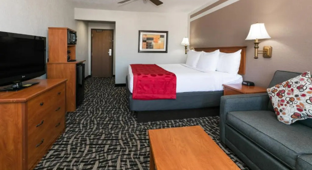 Двухместный номер Accessible Standard Ramada by Wyndham Oklahoma City Airport North