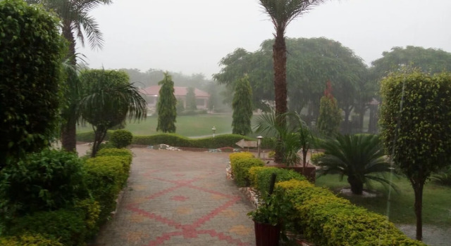 Raj Mahal Resort & Spa, Забронировать Курортный отель Отели штата Раджастхана с парковкой, Парковка