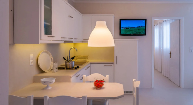 Milos Bay Suites, Prenota Affittacamere Hotel a Milo con parcheggio, Parcheggio