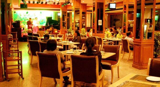 Royal Pacific Hotel