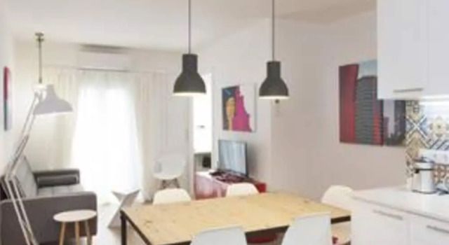 Апартаменты Designer Apt Near Fira Balcony 5PP Wifi Smart TV by Myrentalhost