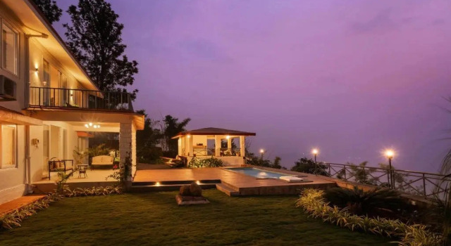 SaffronStays Blue Infinitum, Pawna
