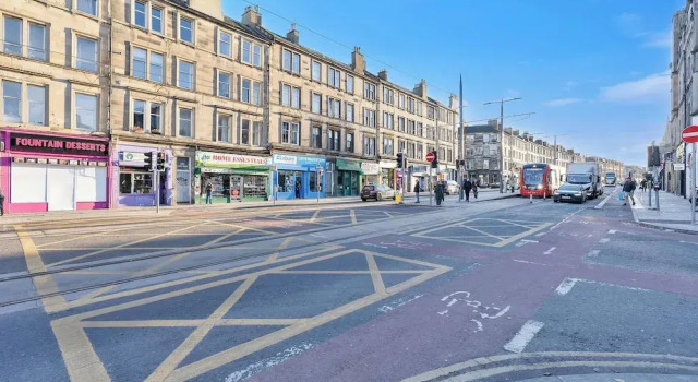 Bright 2 Bedroom Flat on Leith Walk, Забронировать Апартаменты/квартира Апартаменты Эдинбурга, рядом с City Observatory, Апартаменты/квартира