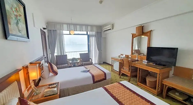 Двухместный номер Premium с видом на озеро Thang Loi Hotel Hanoi