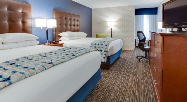 Четырёхместный номер Superior Drury Inn & Suites Nashville Airport