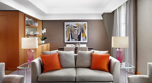 Двухместный Suite с доступом в лаунж зону Deluxe c 1 спальней Conrad London St James
