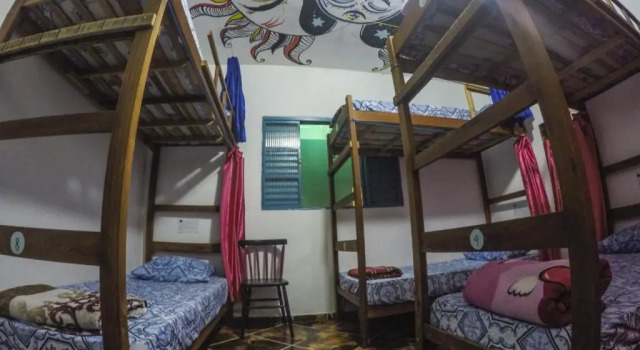 Кровать в общем номере Sumé Hostel