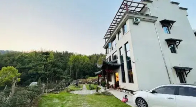 Tonglu Lingyuan Drunken Court Homestay, Book Hotel Hoteller i Tonglu med pool, Swimmingpool