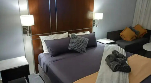 Your Stay In Surfers, Забронировать Гостевой дом Гостевые дома Голд-Кост, рядом с SkyPoint Climb, Гостевой дом