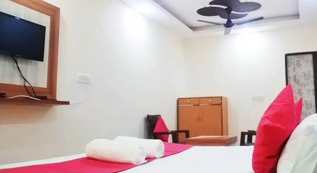 Номер Comfort Hotel Keshav