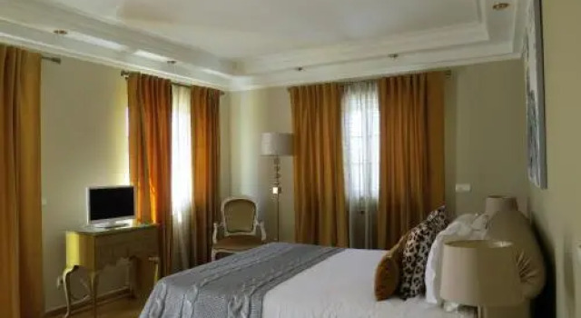 Villa Moments - Guest House, Забронировать Гостевой дом Отели Портиман с бассейном, рядом с Торговый центр Continente, Бассейн