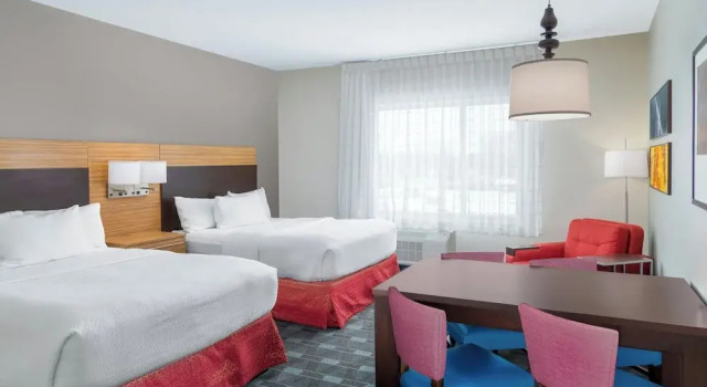 Четырёхместная студия TownePlace Suites by Marriott Detroit Allen Park