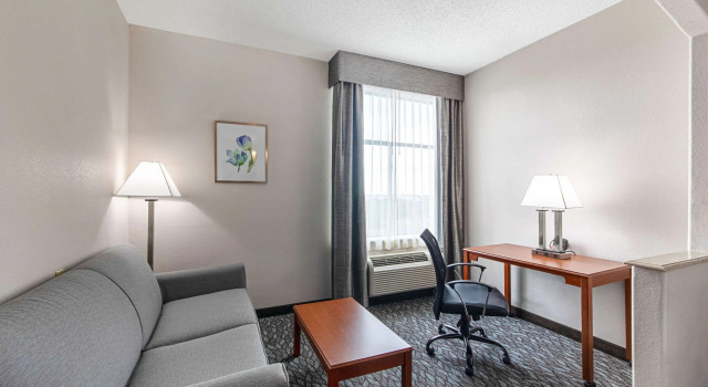 Quality Suites, Buchen Sie Hotel Hotels in Greater Austin mit Pool, Schwimmbad