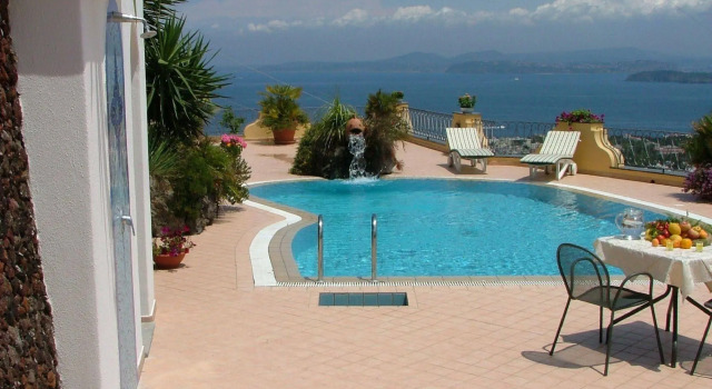 Villa Rosalia, Varaa Villa Hotellit Ischia uima-altaalla, Uima-allas