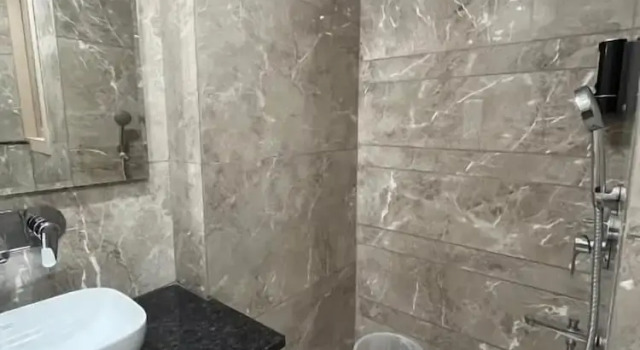 Люкс Premium с балконом и с видом на город Axon Mayfield Garden Near Artemis Hospital sector 51