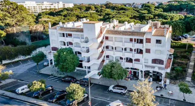 Casa Falesia T2 - 5 min From the Beach - Wifi, Забронировать Апартаменты/квартира Отели Алгарви с парковкой, Парковка