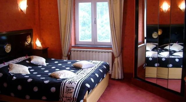 Hotels Aux Roches Fleuries, Забронировать Отель Отели Буйон 4 звезды, 4*