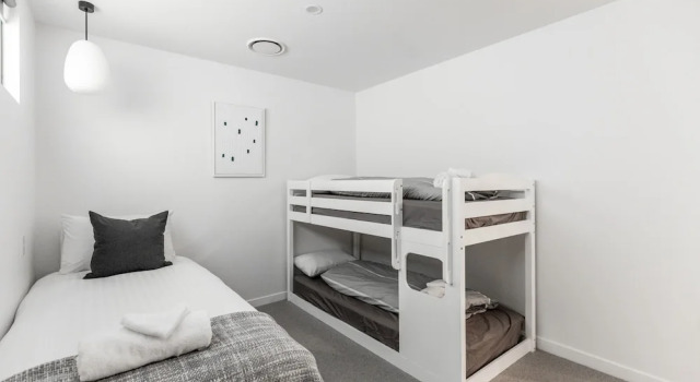 Семейные апартаменты с балконом Little Island Apartments