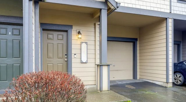 Walk to Mcmenamins Edgefield: Inviting Townhome!, Rezerwuj Apartament Troutdale Willamette Valley