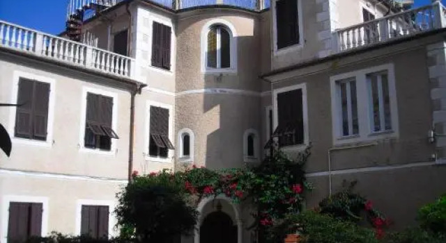 Hotel Fiorenza & Banksia Meublè, Buchen Sie Hotel Alassio Palmenriviera