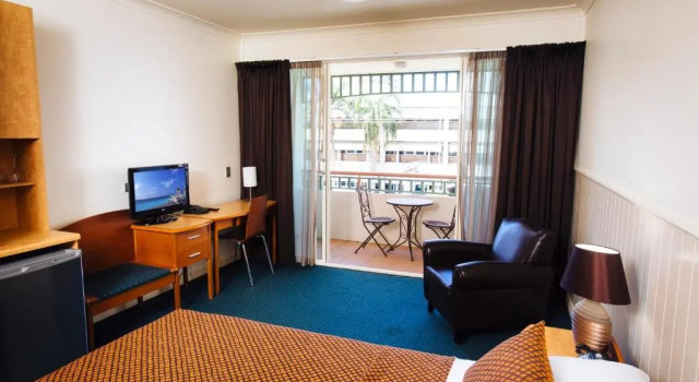 Семейный номер Standard с 2 комнатами City Oasis Inn Townsville, SureStay Collection by BW